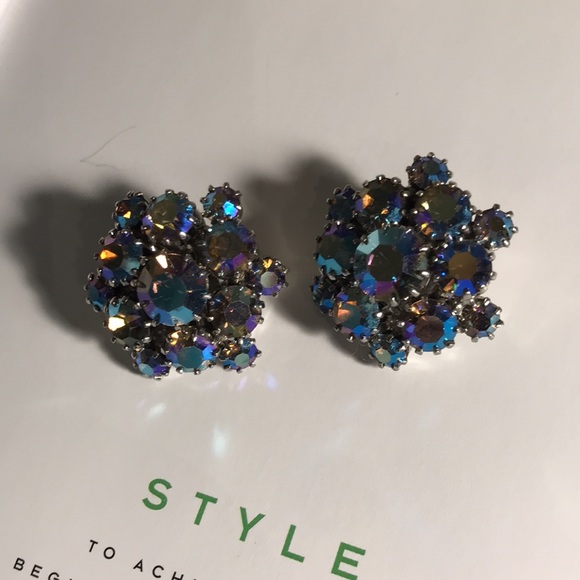 VINTAGE RHINESTONE CLIP EARRINGS - Picture 3 of 13